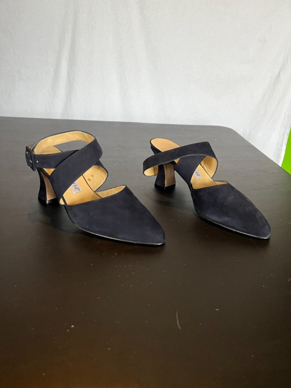 Charles David Size 8M Ocean Blue Suede Heels
